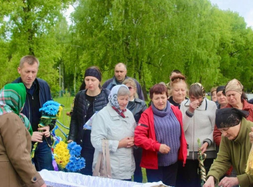 Кролевеччина попрощалася з Героєм-захисником Володимиром Орловим фото