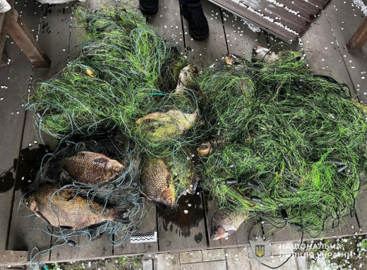 На Сумщині поліція затримала 67-річного браконьєра за незаконний вилов риби на Сеймі фото