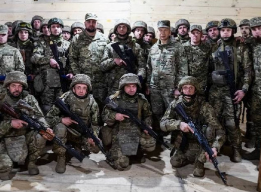 Головнокомандувач ЗСУ нагородив військових за участь у Курській операції фото Головнокомандувач ЗСУ нагородив військових за участь у Курській операції фото