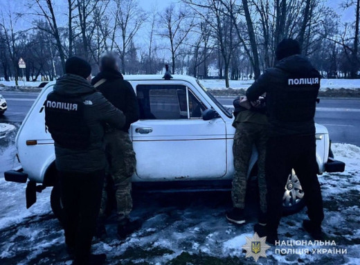 Поліцейські затримали сум’янина, який викрав автомобіль «Нива» фото