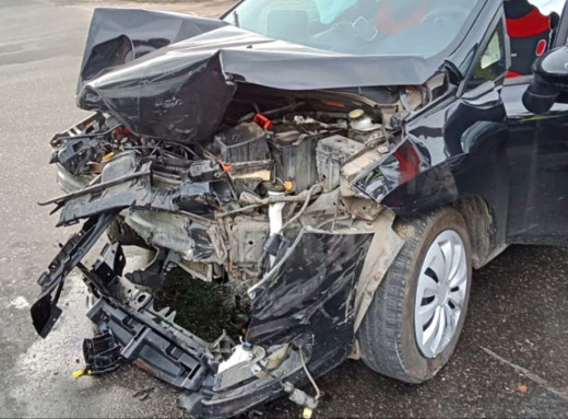У Сумах пенсіонерка проїхала на червоне світло та спричинила ДТП фото У Сумах пенсіонерка проїхала на червоне світло та спричинила ДТП фото