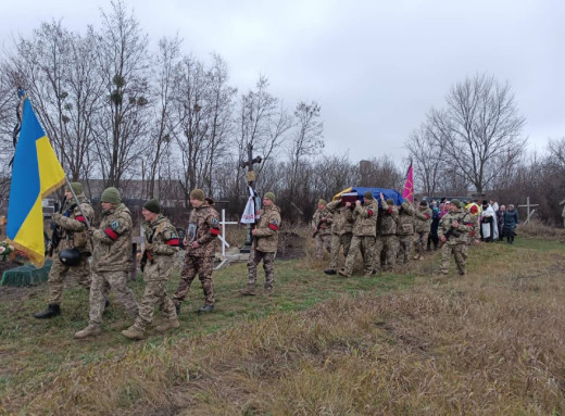 Сумська громада провела в останню путь загиблого воїна Артема Любченка фото