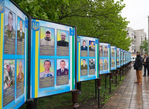 В Охтирці створили Алею пам'яті загиблих захисників та цивільних фото В Охтирці створили Алею пам'яті загиблих захисників та цивільних фото