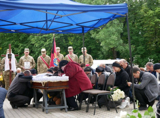 На Роменщині попрощалися із 23-річним захисником Валентином Євдокимовим фото На Роменщині попрощалися із 23-річним захисником Валентином Євдокимовим фото