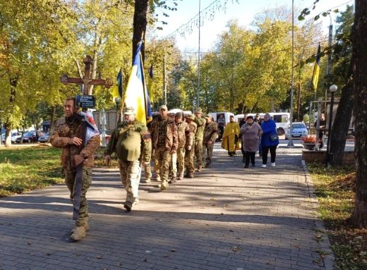 У Глухові попрощалися із захисником Євгеном Усмановим фото