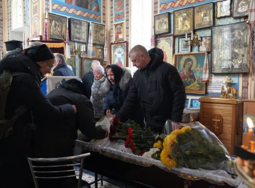 Охтирська громада попрощалася із молодшим сержантом Володимиром Плеваком фото Охтирська громада попрощалася із молодшим сержантом Володимиром Плеваком фото