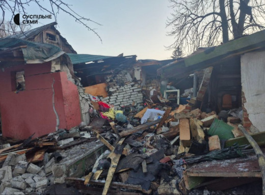 У Сумах двоє поранених через удар російського безпілотника фото