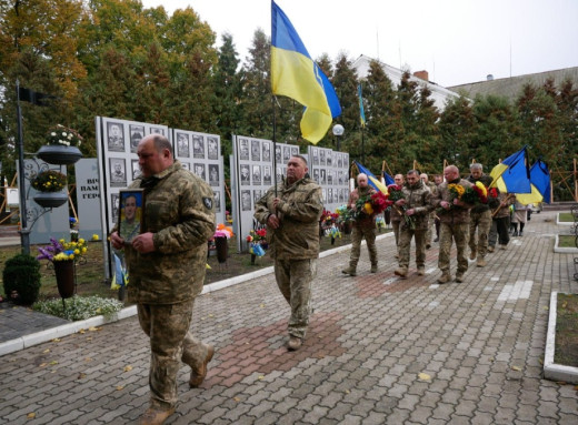 Роменці попрощалися із захисником Олександром Мельником фото