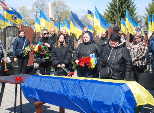 У Шостці попрощалися із загиблим захисником Євгеном Лукашевичем фото