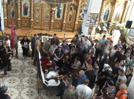 Конотоп попрощався із захисником Валерієм Мірзаєвим фото Конотоп попрощався із захисником Валерієм Мірзаєвим фото