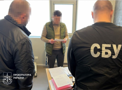 Розкрадання на медзакупівлях: серед підозрюваних — посадовці із Сумщини фото