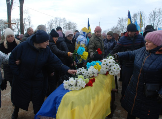 Шостка попрощалася із загиблим захисником Андрієм Лакозою фото