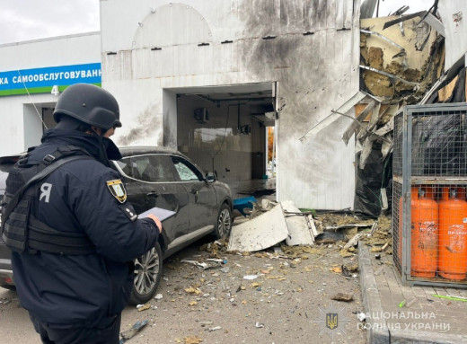 Дві сум’янки поранені внаслідок удару російського безпілотника по АЗС фото Дві сум’янки поранені внаслідок удару російського безпілотника по АЗС фото