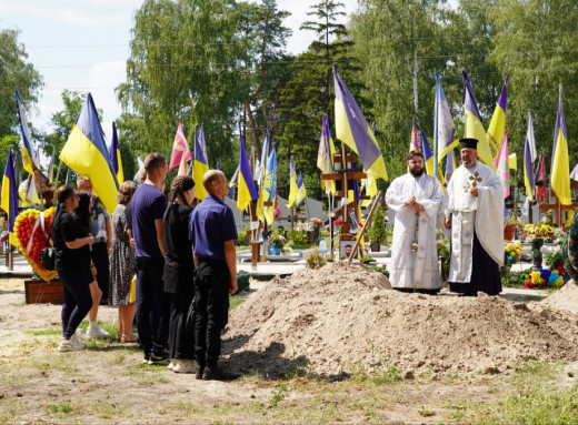 В Охтирці провели в останню путь двох захисників України фото