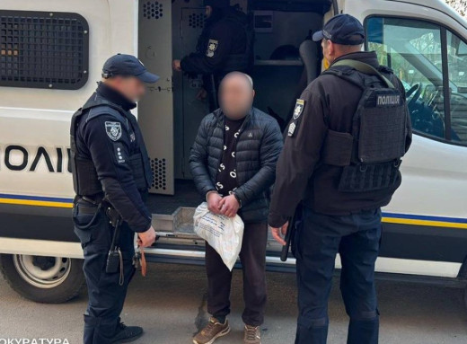 Підозрюваного у вбивстві біля супермаркету в Сумах відправили під варту фото