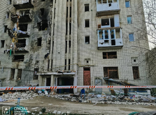 В Охтирці підрахували наслідки нічної атаки росії: 200 вікон вибито, пошкоджено лікарню та дитсадок фото