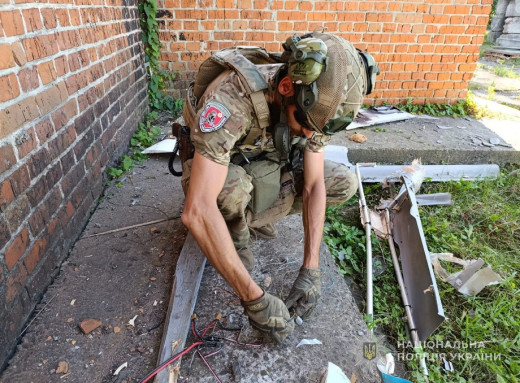 На Сумщині поліція знешкодила бойову частину російського безпілотника фото На Сумщині поліція знешкодила бойову частину російського безпілотника фото