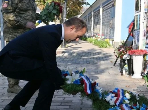 Голова Міноборони Франції прибув до Києва. Обговорить військову допомогу фото