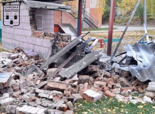 У Сумах російські безпілотники поцілили у дитячий садок та залізничну інфраструктуру фото У Сумах російські безпілотники поцілили у дитячий садок та залізничну інфраструктуру фото