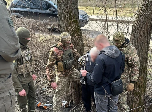 Затримано агента фсб рф, який передавав координати українських військових фото
