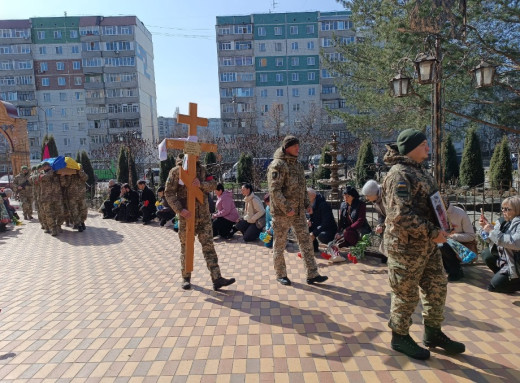 Сумська громада попрощалася із захисником Леонідом Бондарєвим фото
