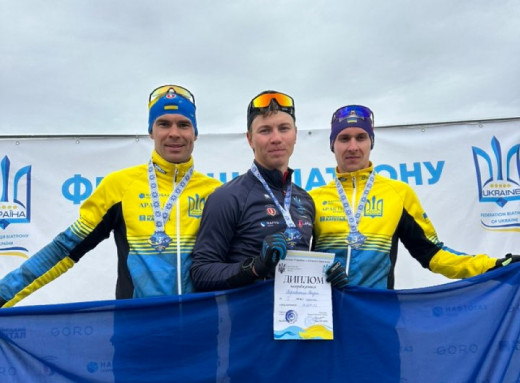Сумські біатлоністи тріумфували на чемпіонаті України фото