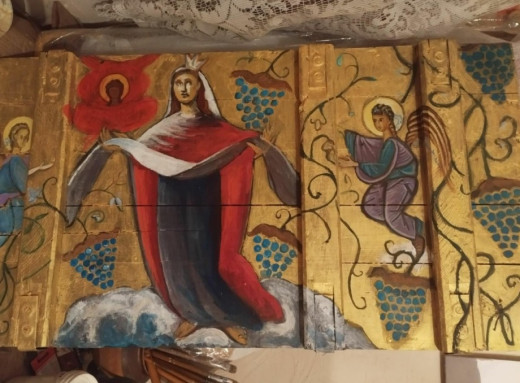Художник з Охтирки перетворює ящики від мін на ікони, щоб донатити на ЗСУ фото