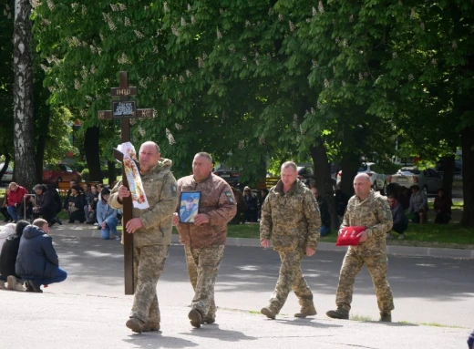 Роменська громада провела в останню путь героя Володимира Балюру фото