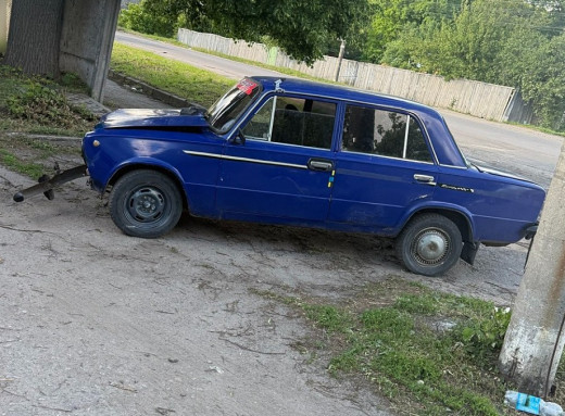 У Сумах патрульні розшукали водія «ВАЗу», який втік з місця ДТП фото