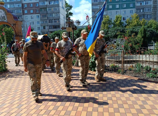 У Сумах попрощалися із полеглим захисником Миколою Глущенком фото