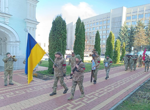 Сумська громада провела в останню путь захисника Ігоря Прихожая фото