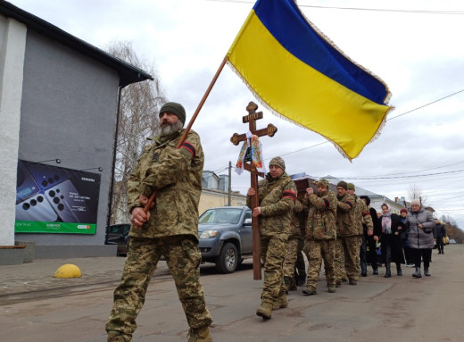 У Глухові попрощалися із захисником України Русланом Соколовим фото