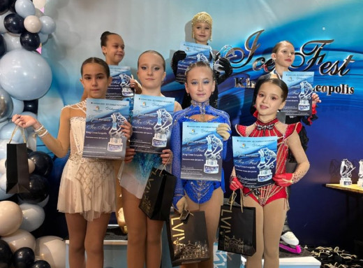 Шість медалей привезли сумські фігуристки зі змагань у Львові фото