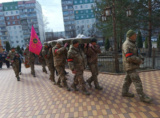 У Сумах попрощалися із захисником Дмитром Черничком фото