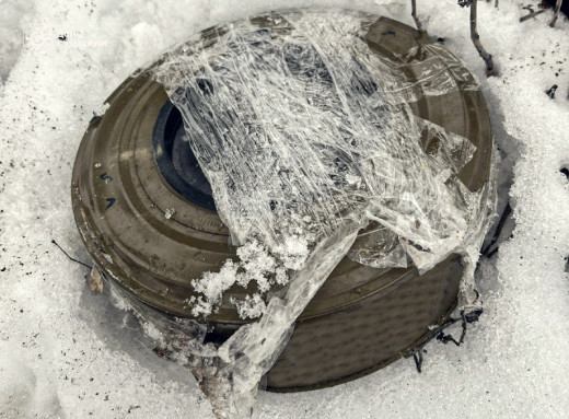 Розмінування Сумщини: за тиждень піротехніки ДСНС знищили 16 ворожих боєприпасів фото