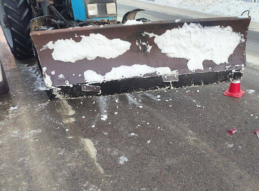 ДТП на Привокзальній: водій трактора пошкодив дві автівки фото