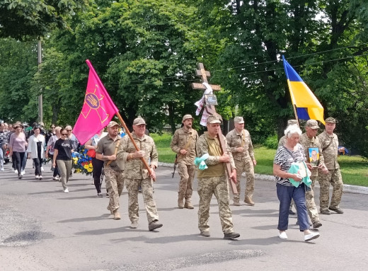 У Бурині попрощалися із загиблим захисником Андрієм Заїкою фото У Бурині попрощалися із загиблим захисником Андрієм Заїкою фото