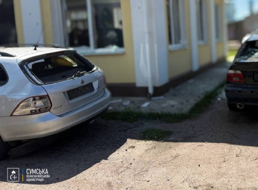 Жінка загинула в Сумах від третього за день удару безпілотника фото Жінка загинула в Сумах від третього за день удару безпілотника фото