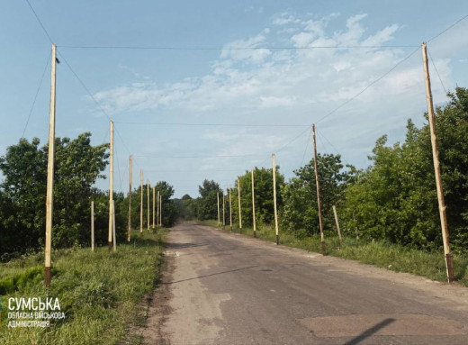 На Сумщині дороги укривають антидроновими сітками фото На Сумщині дороги укривають антидроновими сітками фото