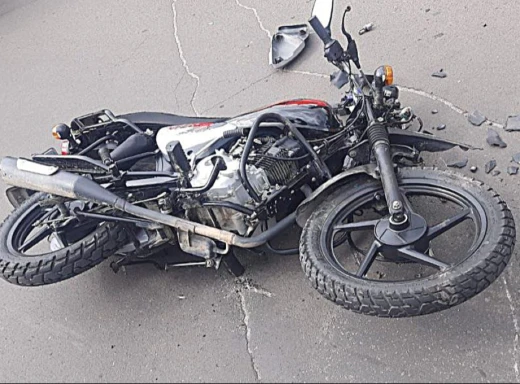 У Сумах ДТП на перехресті: мотоцикліста шпиталізували фото