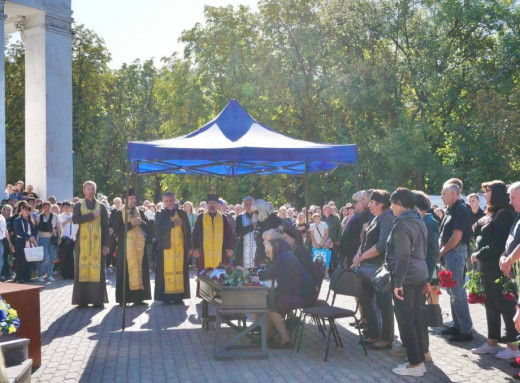 Роменська громада попрощалася із захисником Геннадієм Норцем фото