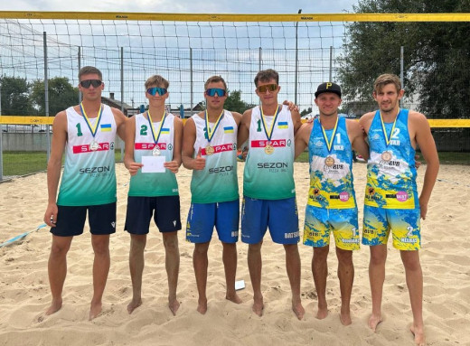 Волейболісти з Сумщини здобули «бронзу» на чемпіонаті України фото Волейболісти з Сумщини здобули «бронзу» на чемпіонаті України фото