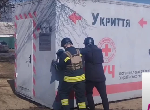 У центрі Краснопілля з'явилося залізобетонне укриття (відео) фото