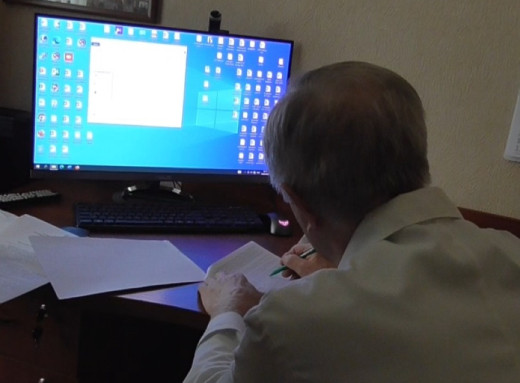 Суд визнав винним, але звільнив від відбування покарання лікаря, який вимагав у пацієнтки гроші за безкоштовний ендопротез фото Суд визнав винним, але звільнив від відбування покарання лікаря, який вимагав у пацієнтки гроші за безкоштовний ендопротез фото