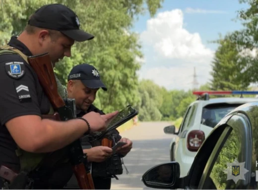 У Лебедині п’яний водій пропонував поліцейським хабар фото