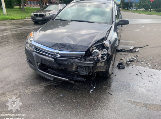 ДТП у Сумах: на перехресті зіткнулися Volkswagen та Opel фото ДТП у Сумах: на перехресті зіткнулися Volkswagen та Opel фото