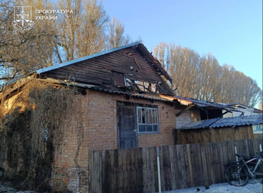 У Конотопі російський дрон вбив 44-річну жінку та поранив підлітка фото