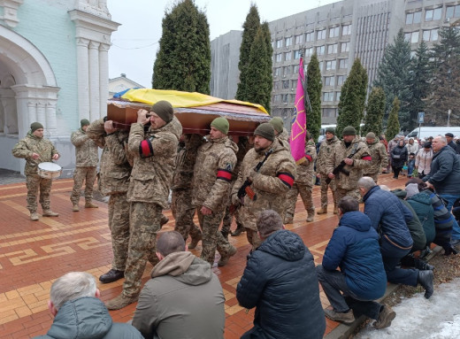 У Сумах попрощалися із двома захисниками України Сергієм Батраченком та Сергієм Ткаченком фото