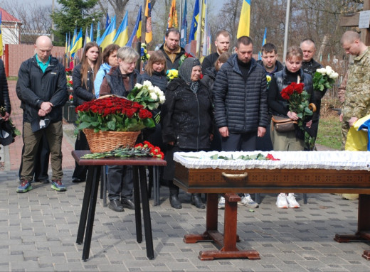 На Шосткинщині попрощалися із 20-річним прикордонником Максимом Максименком фото