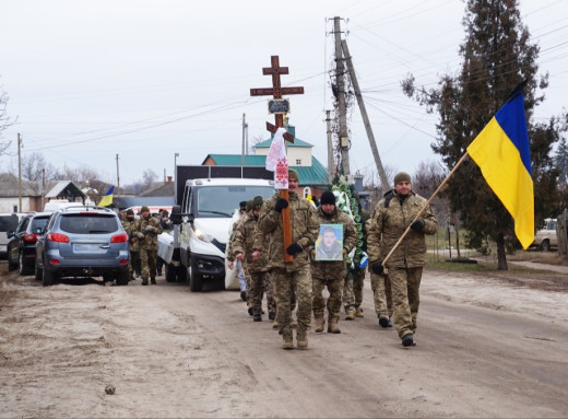 Лебединці попрощалися із добровольцем Дмитром Зайцем фото